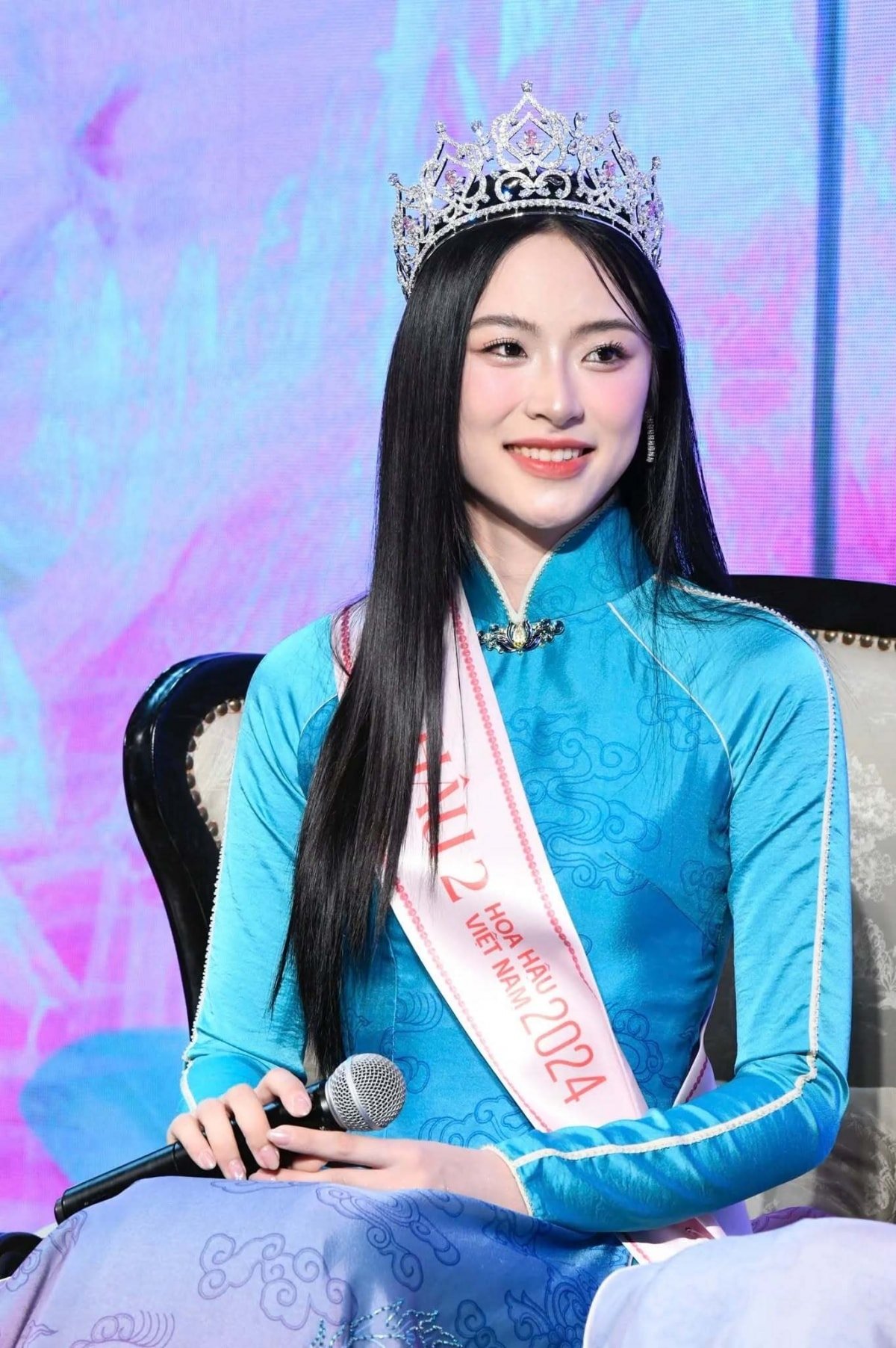 nhan sac ngot ngao cua A hau que hai phong coi mai phuong thuy la than tuong hinh anh 1