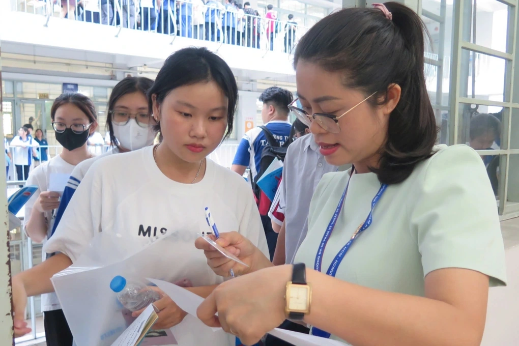 Sau hai lần bị... bỏ quên, thí sinh mất 30 phút làm bài được thi lại - 1