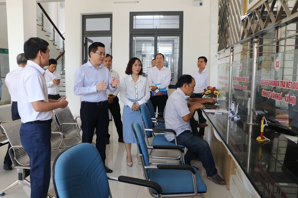 Nỗ lực bứt phá trong giải quyết thủ tục hành chính - ảnh 4