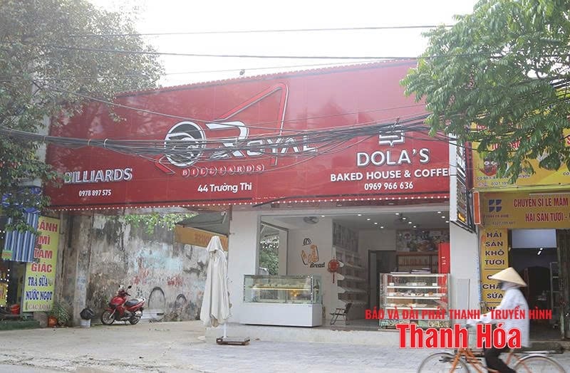Biển hiệu quảng cáo bằng tiếng nước ngoài: Giám sát để thực hiện đúng luật