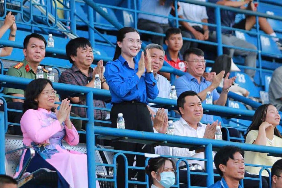 Sôi nổi khai mạc giải bóng đá thiếu niên U.13 toàn quốc Yamaha Cup 2025- Ảnh 1.