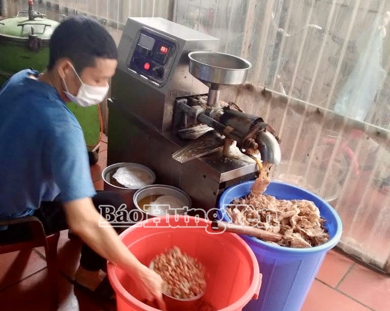 Cơ sở ép dầu lạc Thành Phượng, phường Phố Hiến
