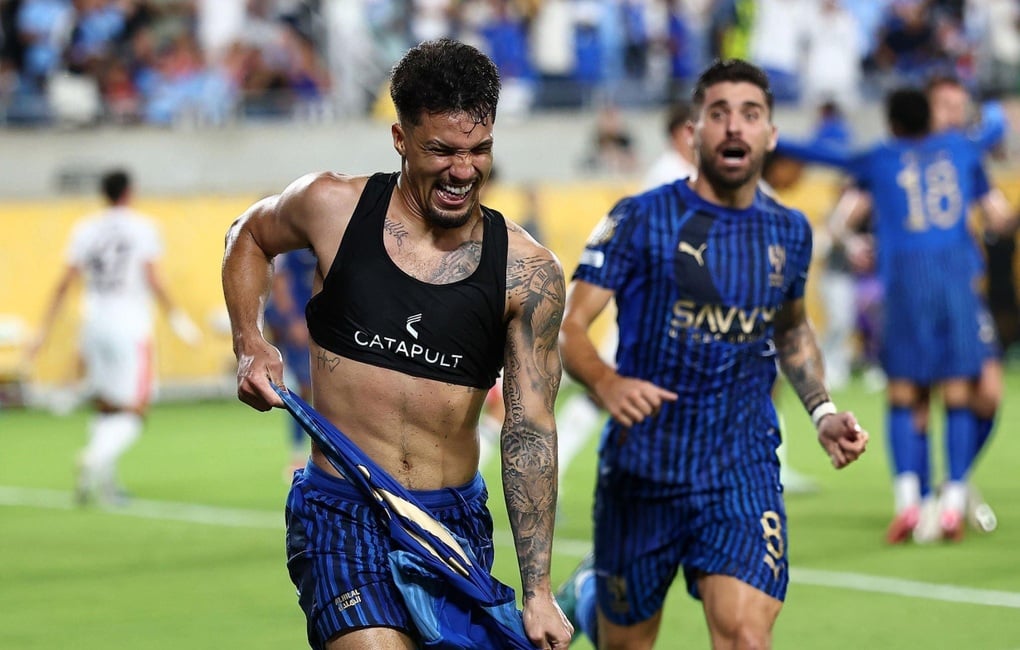 CLB Saudi Arabia “bơi trong tiền” sau khi tạo cơn địa chấn trước Man City - 1