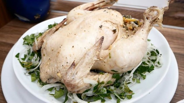 Hãy đổi vị cho gia đình bằng món gà hấp rau răm thơm nồng, mới lạ - Ảnh 5.