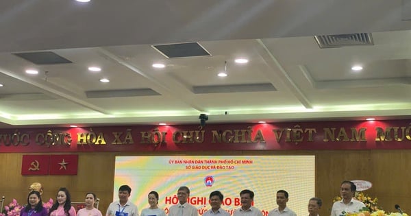 Ho Chi Minh City Department of Education and Training announced many decisions on staff after the merger.