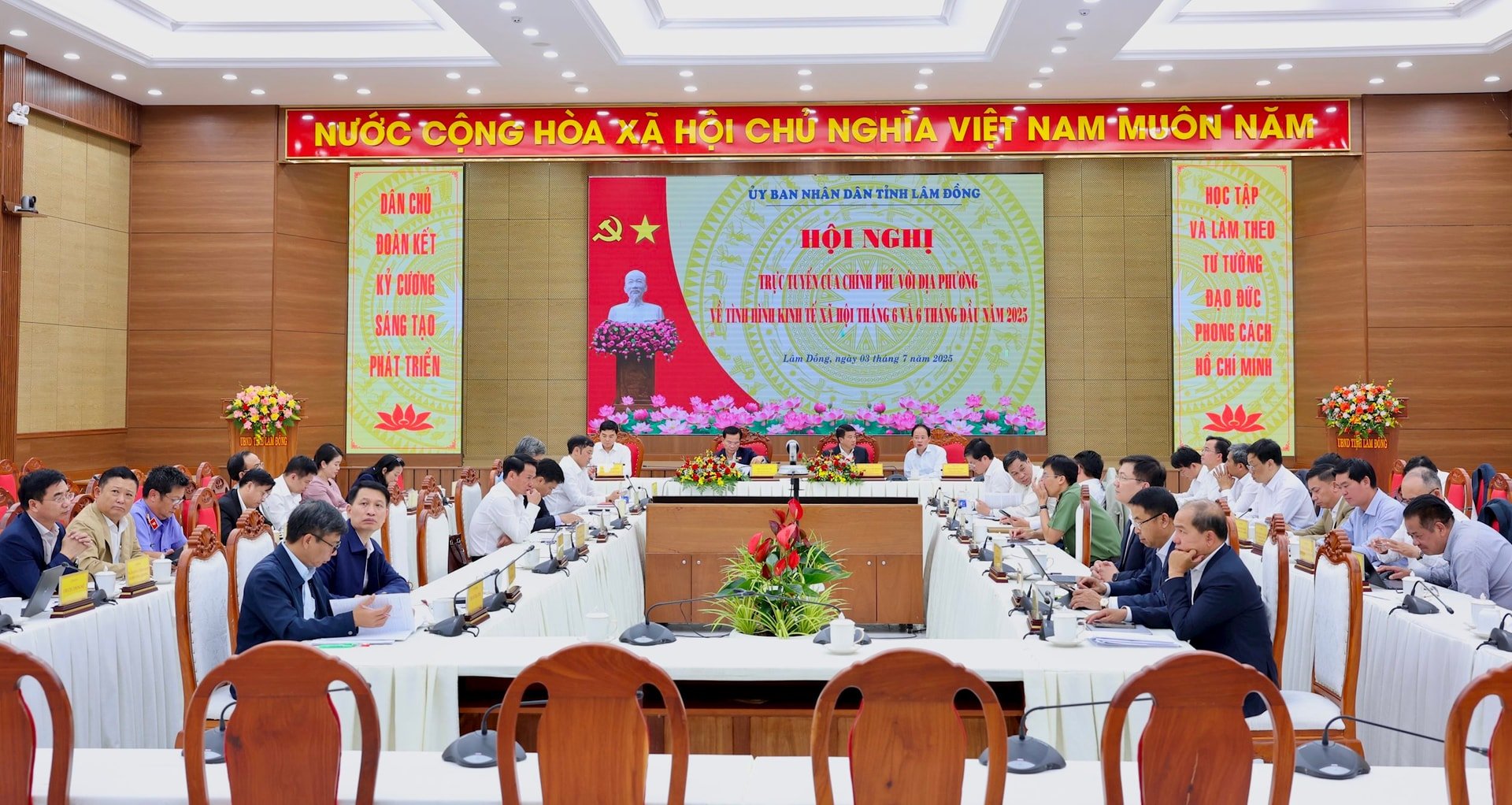 Toàn cảnh Hội nghị tại điểm cầu UBND tỉnh Lâm Đồng