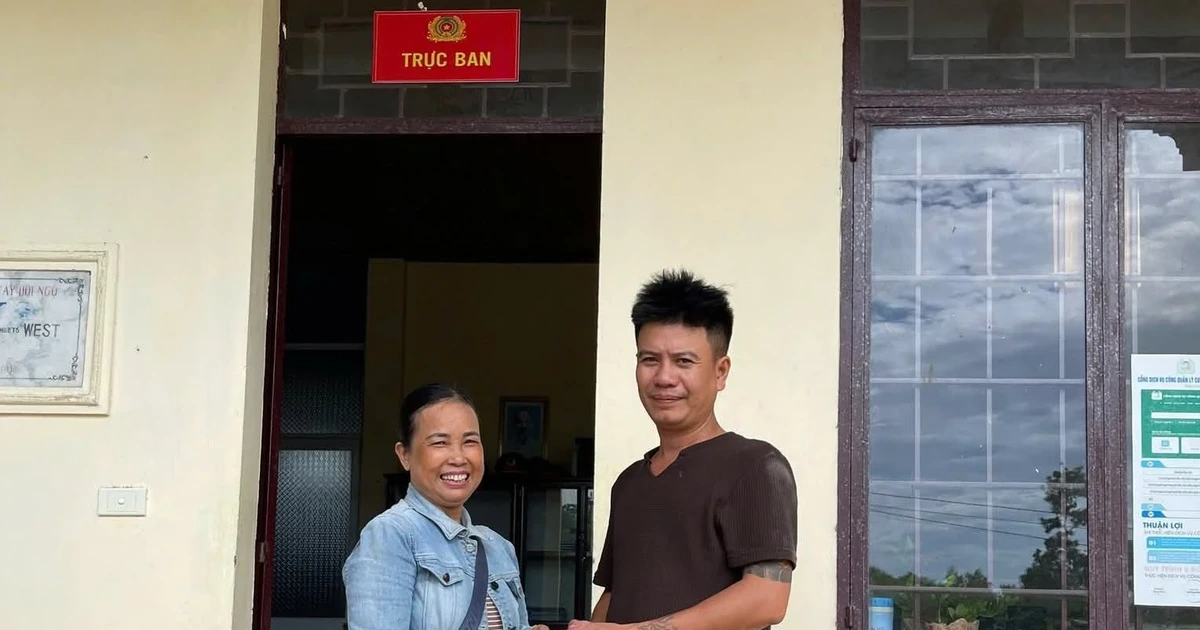 Nhặt được số tiền lớn, nhanh chóng tìm trả người đánh rơi