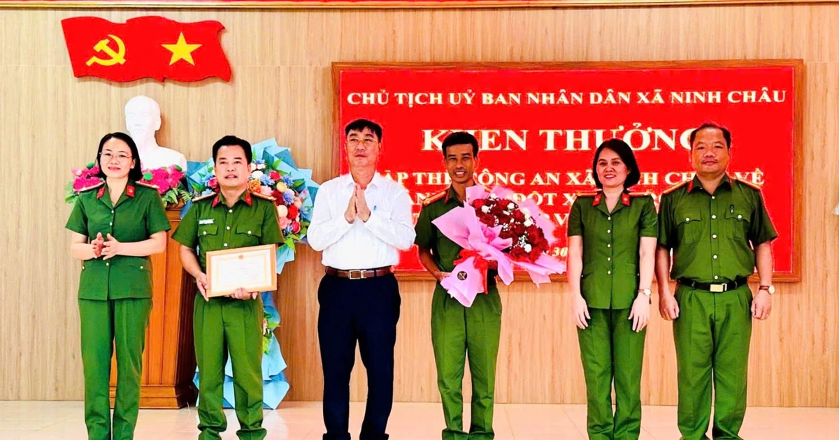 Unexpected reward for Ninh Chau Commune Police