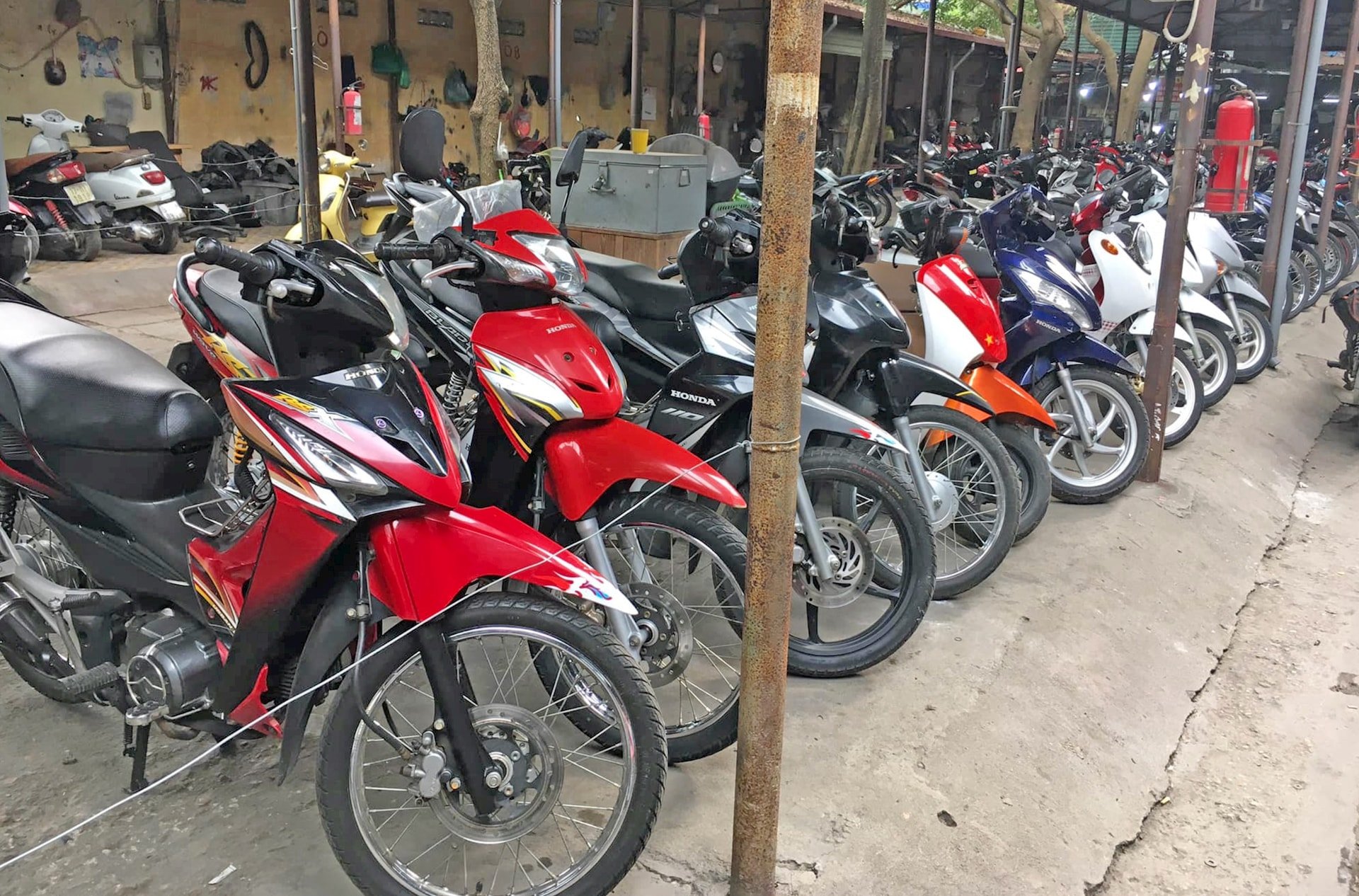 cac-dong-xe-may-cu-dang-gap-thach-thuc-lon-truoc-lan-song-xe-dien-gia-re-moi.-anh-nguyen-thuc.jpg