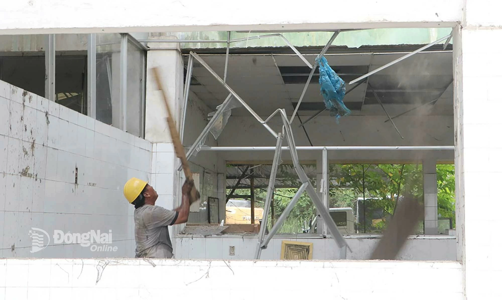 Completed demolition of assets in 7/7 land plots managed by the Provincial Land Fund Development Center