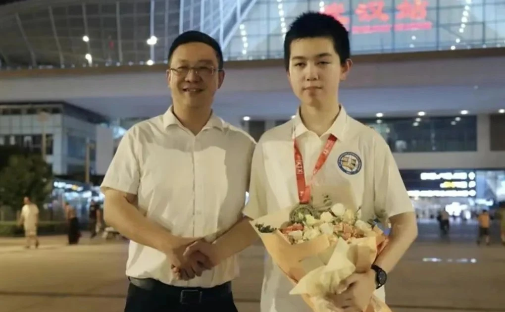 Chinese Cerebral Palsy Student Shines at Math Olympiad