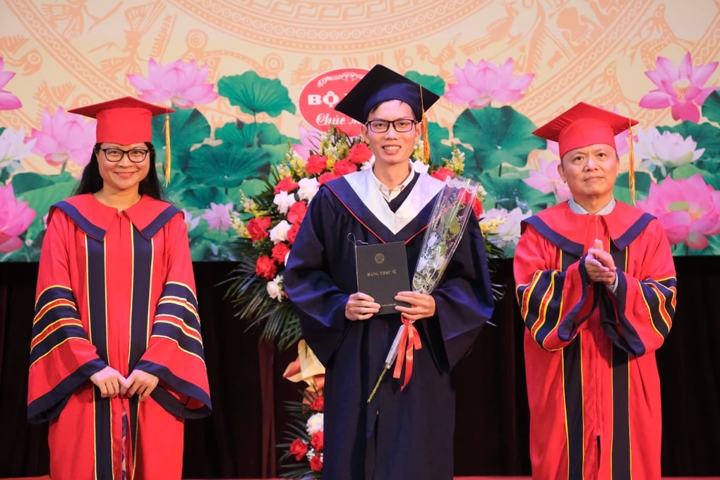 Thủ khoa kép Trường ĐH Y dược chọn ngành ung thư như giải bài toán khó - 1