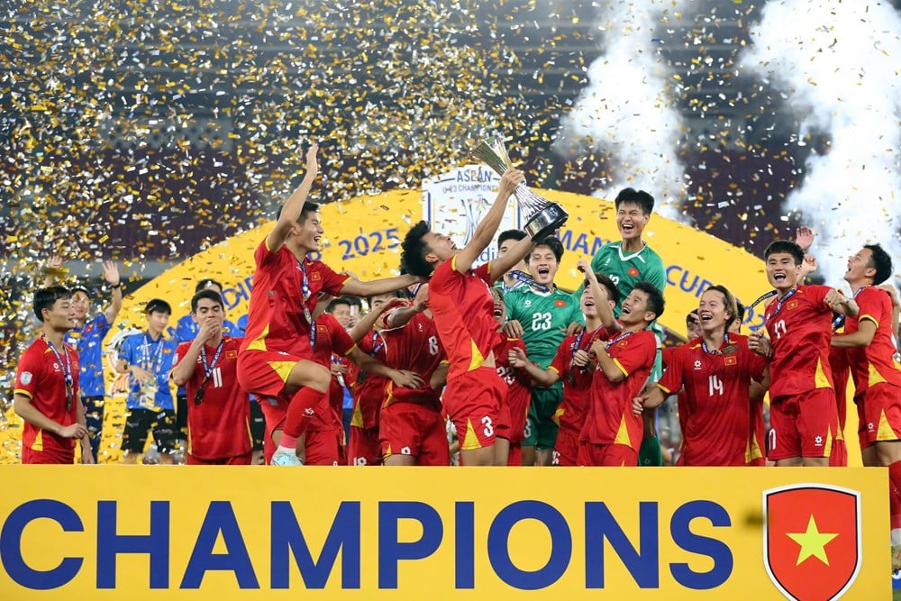 U23 វៀតណាម​បង្កើត​កំណត់ត្រា​ជា​បន្តបន្ទាប់​ក្រោយ​ឈ្នះ​ជើងឯក​អាស៊ី​អាគ្នេយ៍​ឆ្នាំ​២០២៥ - រូបថត ៤