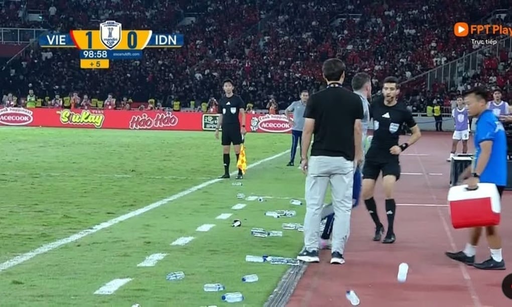 Chiến thuật lạ của U23 Việt Nam khiến U23 Indonesia gặp khó khi ném biên - 1