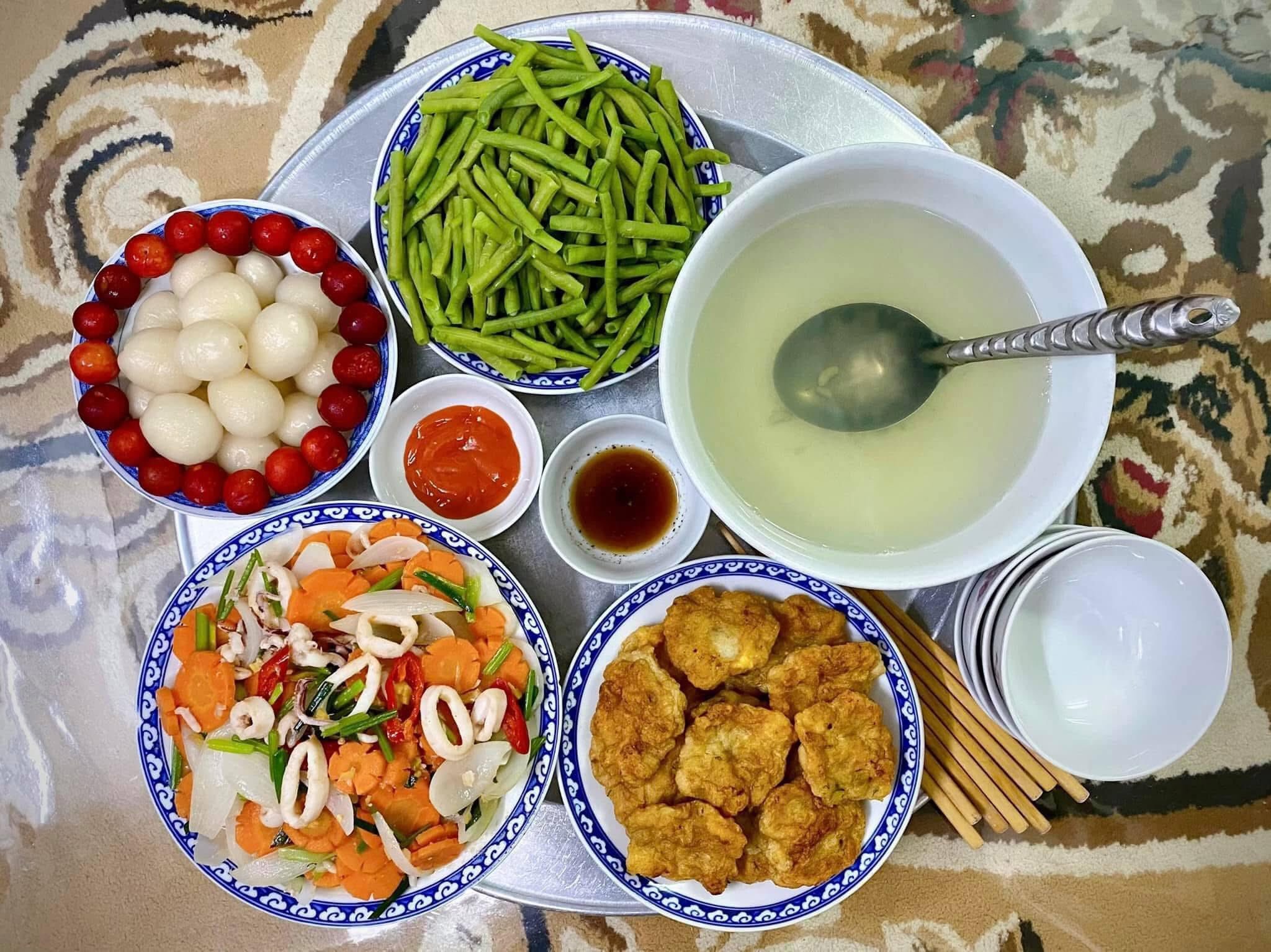 Không phải cứ ra ăn hàng là xịn, mâm cơm nhà thời 4.0 mới là lựa chọn được săn đón nhất hè này- Ảnh 24.