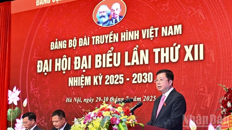 Parteisekretär und Generaldirektor des vietnamesischen Fernsehens Nguyen Thanh Lam spricht auf dem Kongress. (Foto: Tran Hai)