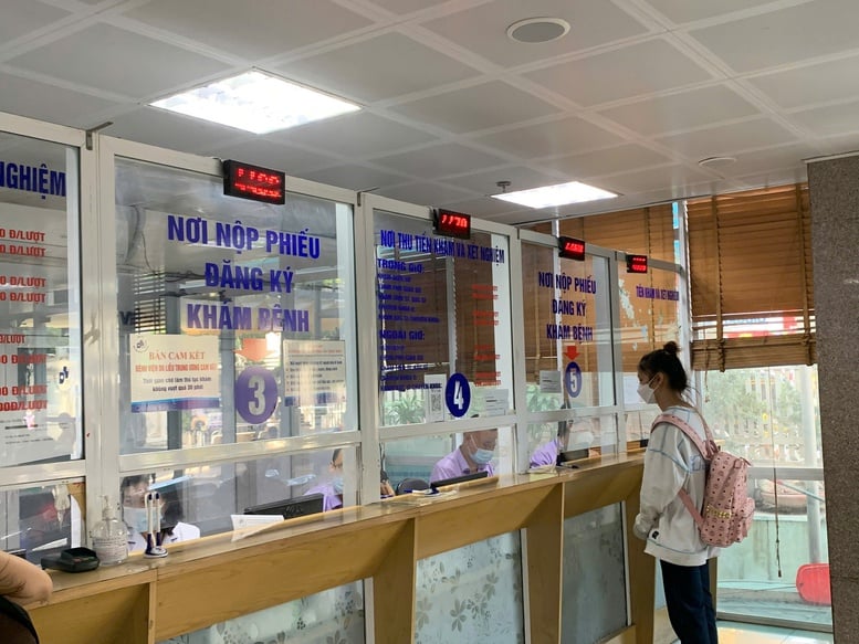 Khám chữa bệnh BHYT: Việc người bệnh phải tự mua thuốc sẽ cơ bản được khắc phục- Ảnh 1.