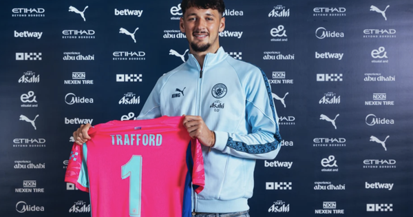Man City chiêu mộ James Trafford, Pep Guardiola lập kỷ lục khó tin của giới cầm quân