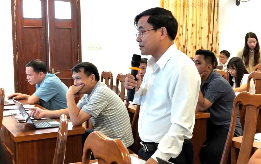 dai-dien-lanh-dao-so-gd-ninh-binh.jpg