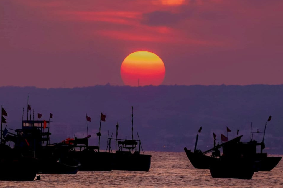 ទេសចរណ៍ Mui Ne៖ ជ្រមុជខ្លួនអ្នកនៅក្នុងជីវិតសាមញ្ញរបស់អ្នកនេសាទនៅសមុទ្រ