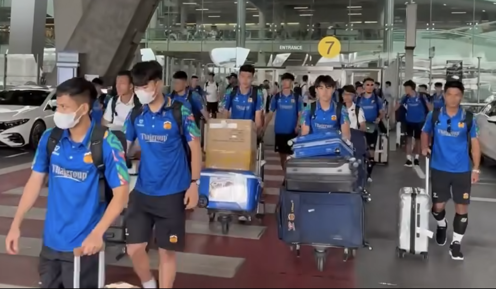HAGL: Kỳ vọng lớn từ đợt du đấu tại Thái Lan, quyết tạo đột phá tại V-League- Ảnh 1.