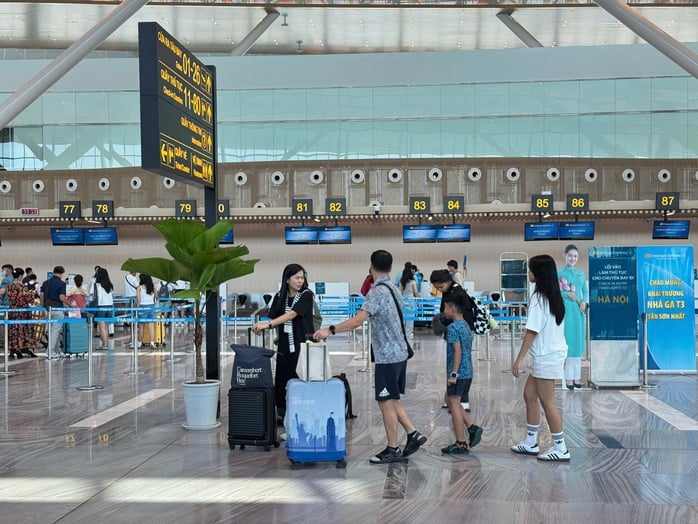 Sân bay Tân Sơn Nhất , Nội Bài cần cải thiện để nâng cao trải nghiệm hành khách - Ảnh 1.