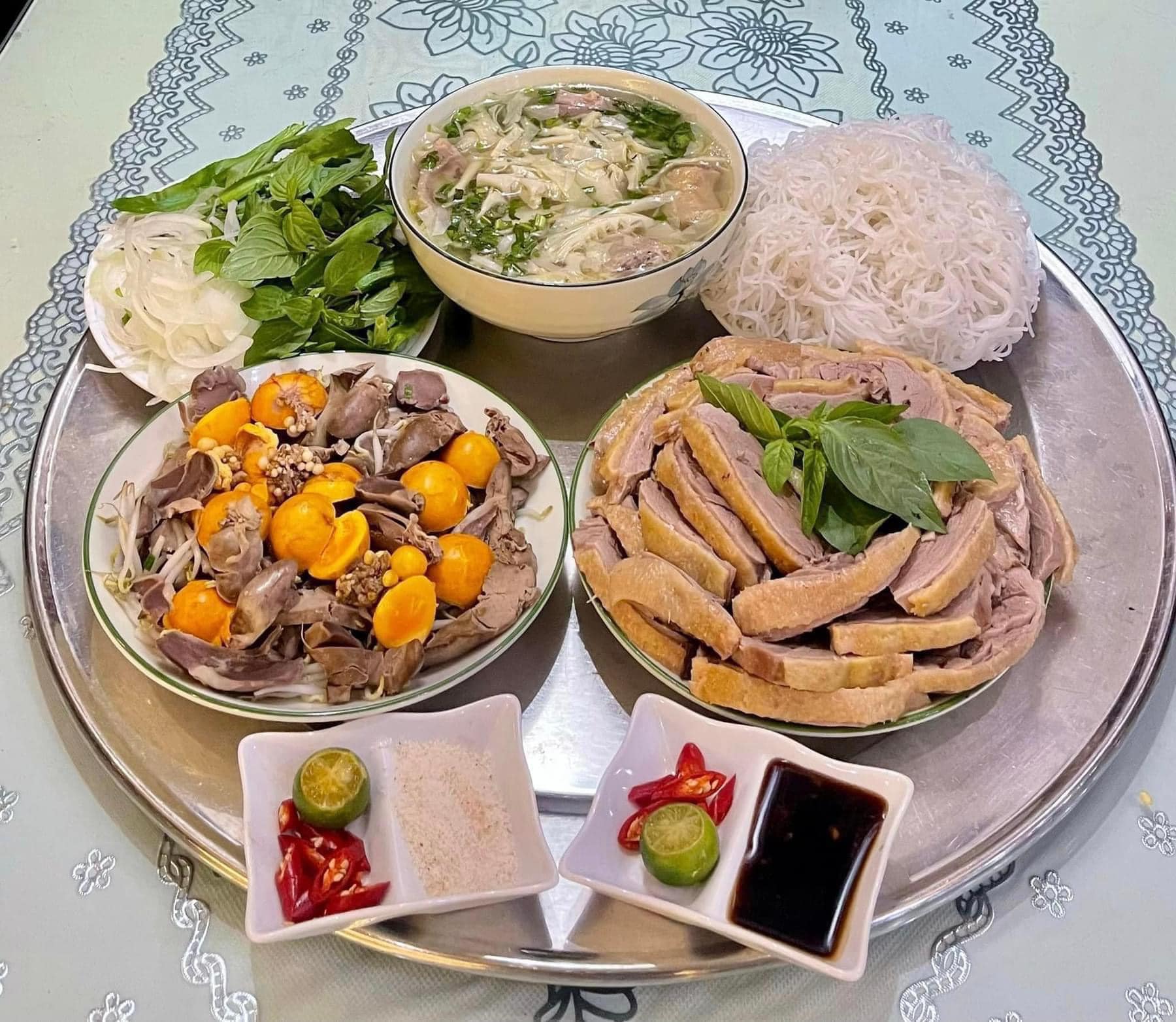 Không phải cứ ra ăn hàng là xịn, mâm cơm nhà thời 4.0 mới là lựa chọn được săn đón nhất hè này- Ảnh 27.
