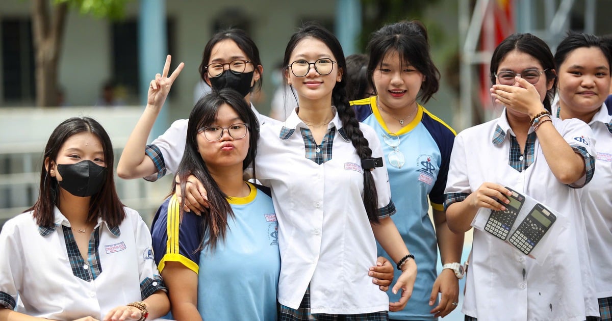 Dự báo điểm chuẩn 2025: Ngành nào sẽ tăng, ngành nào giảm?
