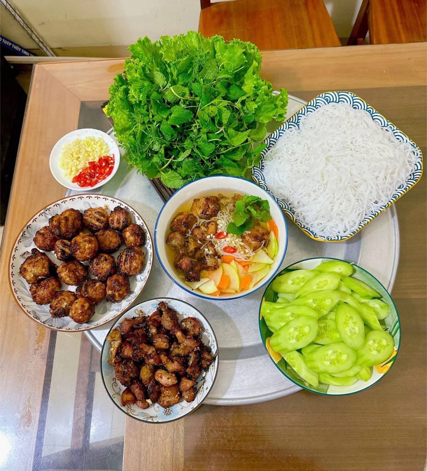 Không phải cứ ra ăn hàng là xịn, mâm cơm nhà thời 4.0 mới là lựa chọn được săn đón nhất hè này- Ảnh 38.