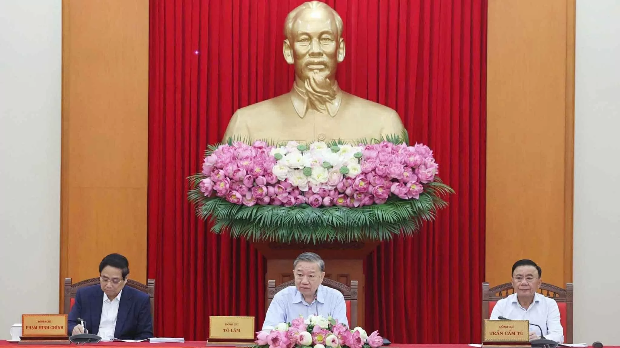Tiếp tục chủ động rà soát, hoàn thiện dự thảo các văn kiện Đại hội XIV của Đảng