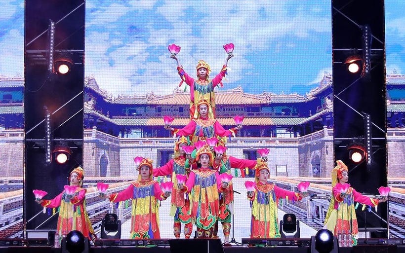 ឧទ្ទេសនាមអំពីវប្បធម៌ប្រពៃណីរបស់ Hue នៅមហោស្រពទេសចរណ៍-វប្បធម៌វៀតណាមនៅកូរ៉េឆ្នាំ២០២២។ (រូបថត៖ ផ្តល់ដោយក្រសួងវប្បធម៌ កីឡា និងទេសចរណ៍)