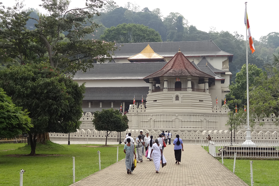 សង្ខេប​តំបន់​ទេសចរណ៍​វិសាខបូជា​ឆ្នាំ​២០២៥​ដែល​មិនគួរ​រំលង​