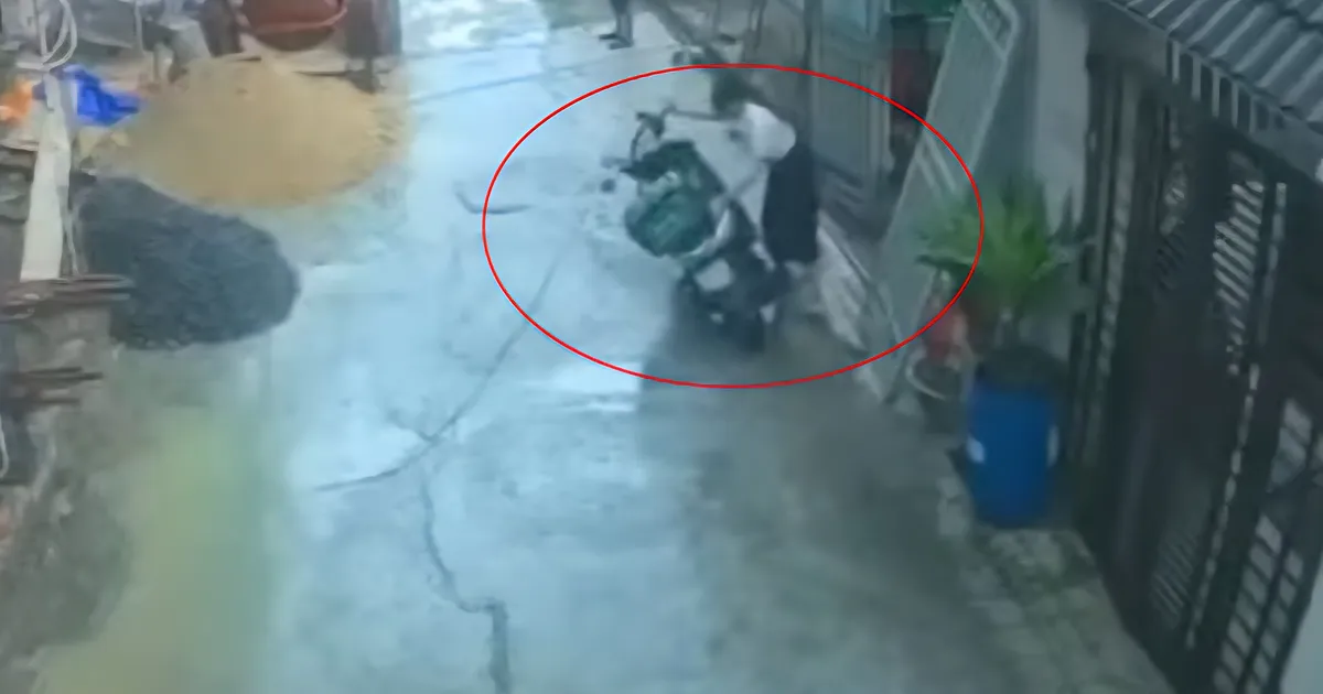 Kiểm điểm, phê bình nữ cán bộ phường xô ngã xe máy của shipper
