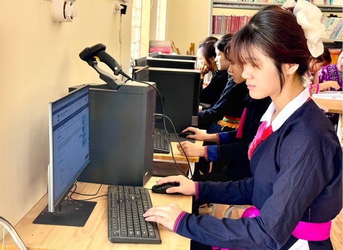 Lào Cai: Xây dựng nền giáo dục thông minh, hiện đại nhờ ứng dụng chuyển đổi số- Ảnh 2.