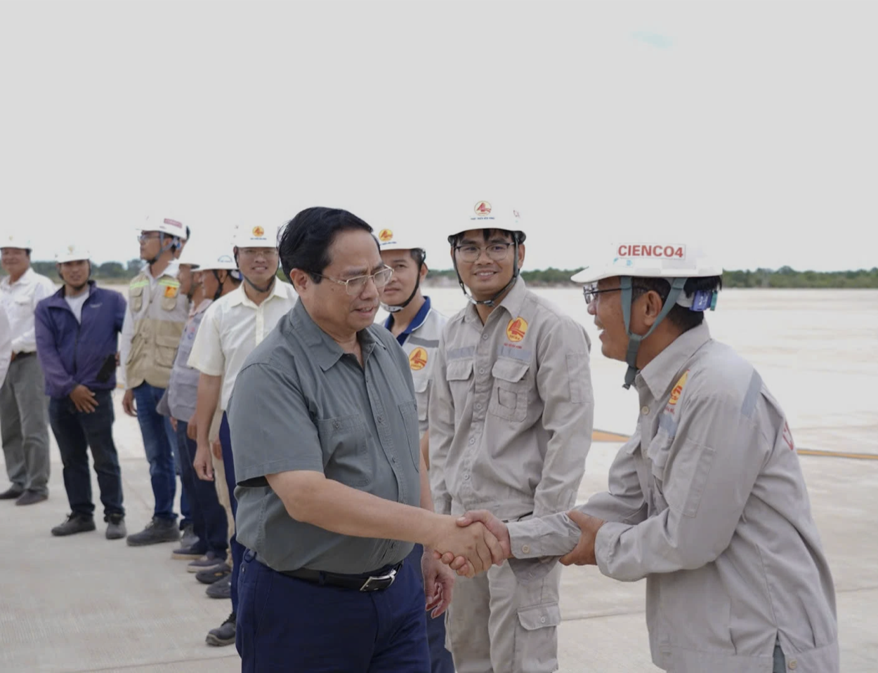 tu-tuong-pham-minh-chinh-kiem-tra-cong-trinh-trong-diem-o-quang-tri-267-3.png