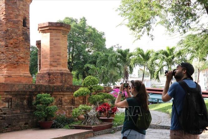 Khánh Hòa: Xác định du lịch là ngành kinh tế mũi nhọn - Ảnh 1.