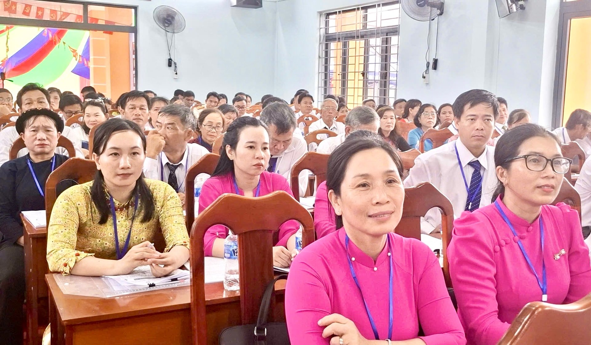 Các đại biểu dự Đại hội 1