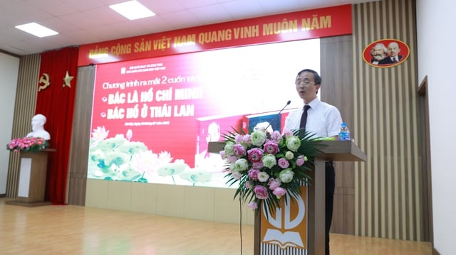 Nhà xuất bản Giáo dục Việt Nam ra mắt hai cuốn sách quý về Bác Hồ- Ảnh 2.