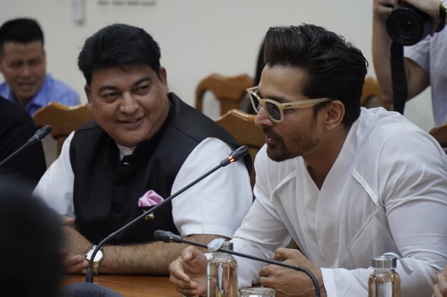 Đoàn phim 'bom tấn' của Bollywood 'đổ bộ' Quảng Trị, quay phim tại Phong Nha - Kẻ Bàng- Ảnh 5.