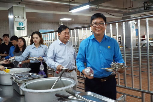 “Bữa cơm công đoàn”- Sẻ chia với đoàn viên, người lao động