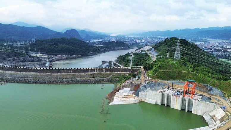 Dự án Thủy điện Hòa Bình mở rộng: Tăng tốc thi công, sẵn sàng phát điện vào tháng 8- Ảnh 1.