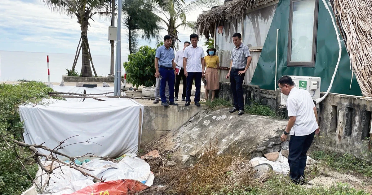 Kiểm tra, xác minh tình trạng ô nhiễm cảnh quan môi trường ở khu vực biển Nhật Lệ