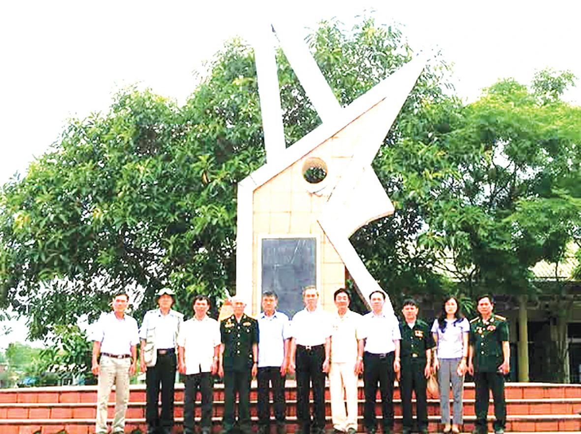 Người về “Chốt thép” Long Quang