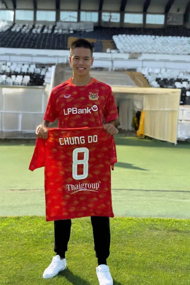 Đỗ Nguyễn Thành Chung đã có mặt ở Ninh Bình: 'Tương lai đang chờ đợi tôi ở Việt Nam'- Ảnh 2.