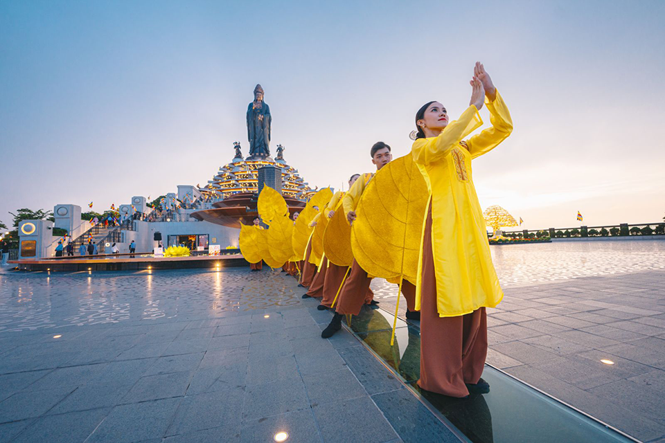 Top 4 hành trình tour du lịch dịp Đại Lễ Vesak 2025 trong nước độc đáo - Những điểm đến không thể bỏ qua