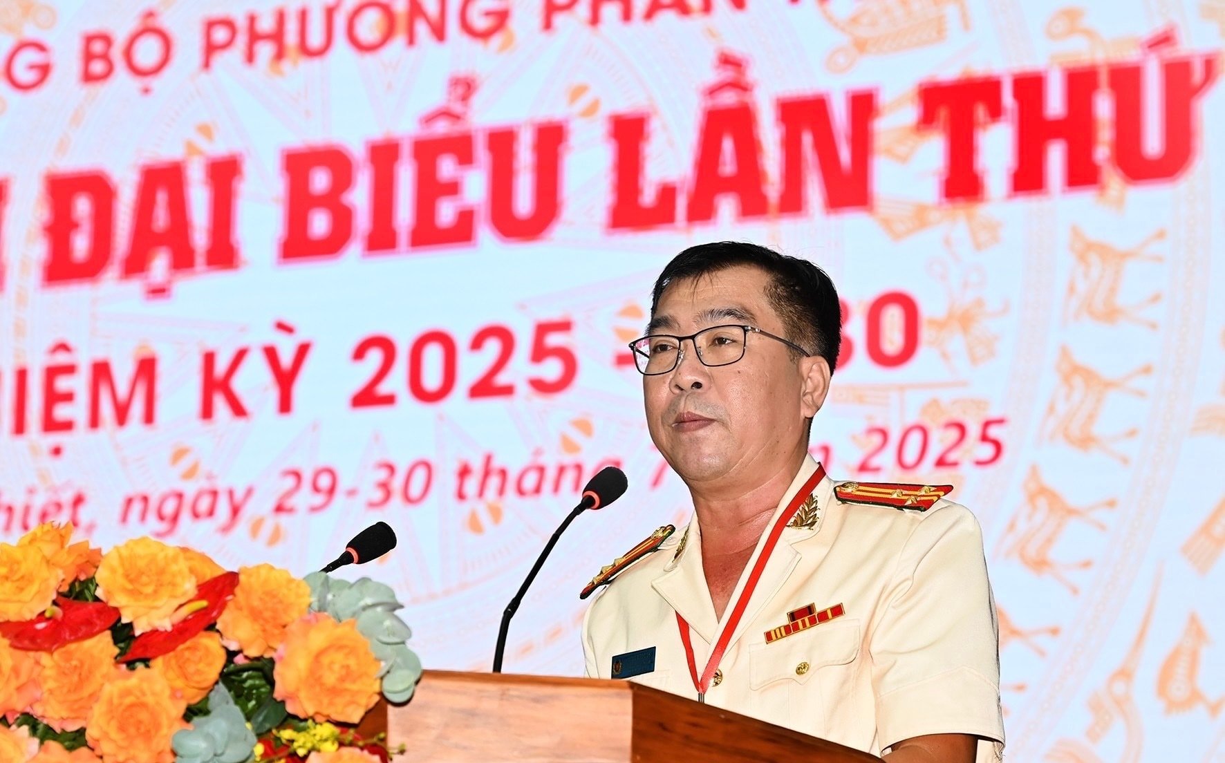 Đại biểu tham luận tại đại hội