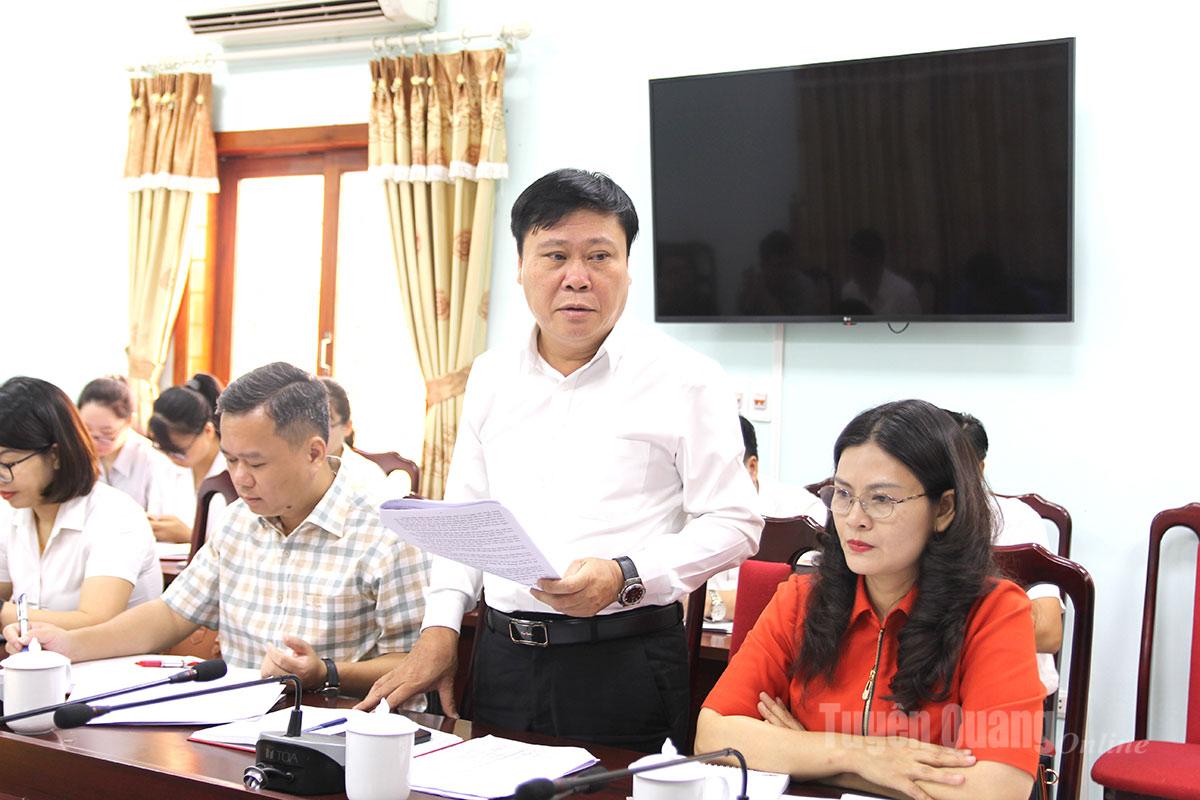 Comrade Editor-in-Chief of Tuyen Quang Newspaper and Radio and Television spoke at the meeting.