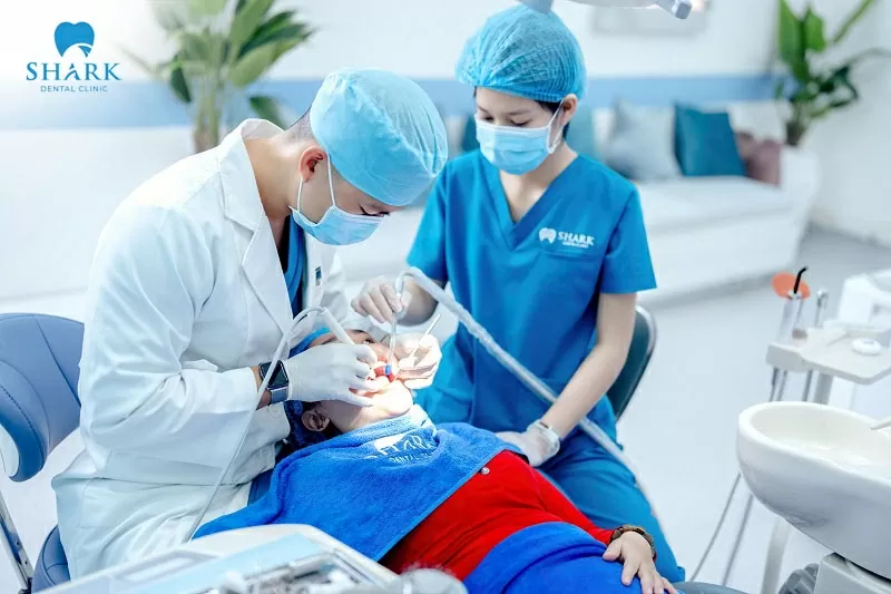 Bác sĩ tại nha khoa có tay nghề chuyên môn cao, luôn tận tâm trong công việc.