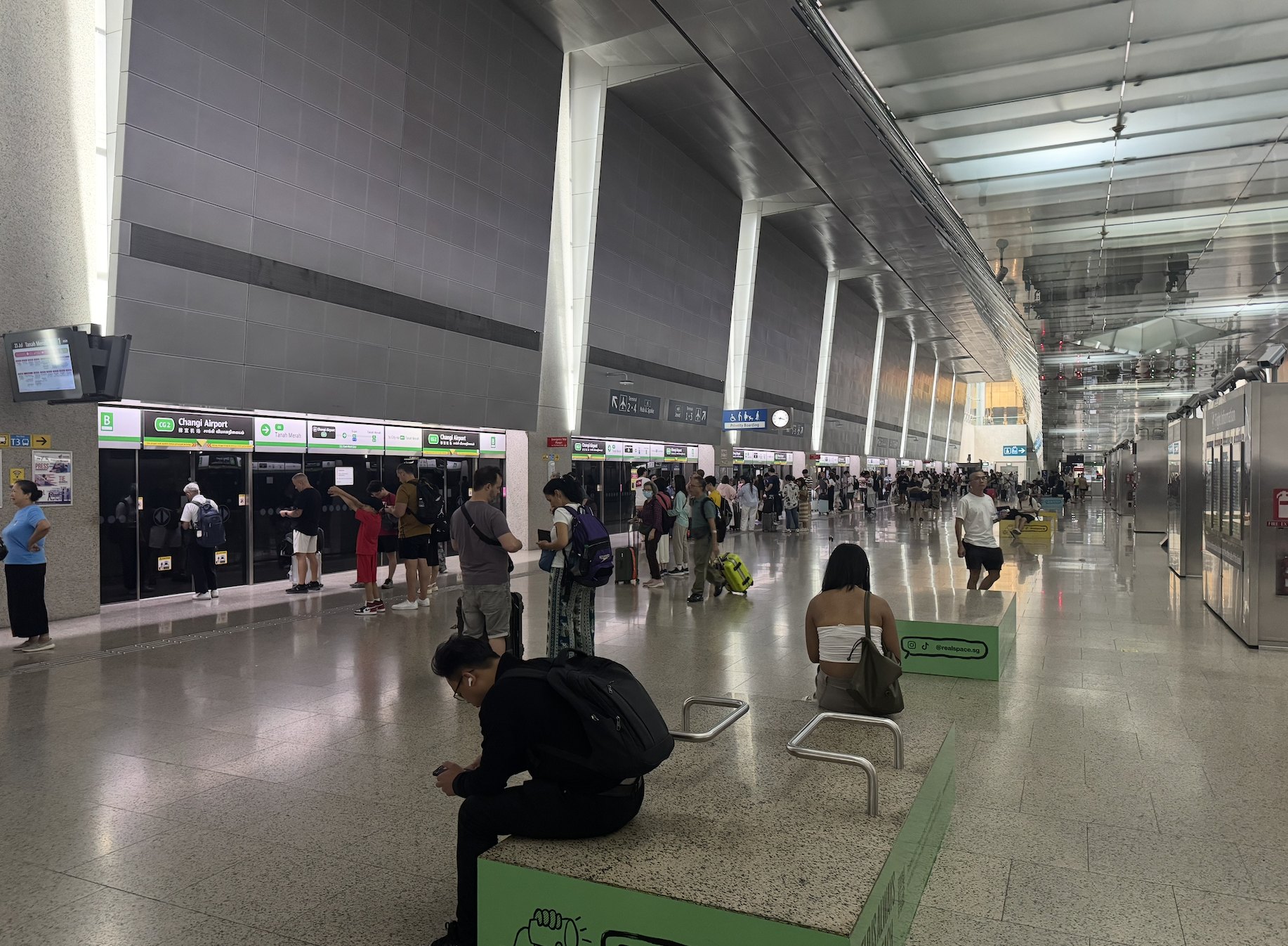 Lạc lối giữa thành phố ngầm khám phá metro Singapore trong một ngày đáng nhớ - Ảnh 1.