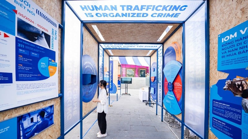 Ausstellungsraum und Kreativerlebnis „Zeichen erkennen – Verbrechen verhindern“. (Foto: IOM)